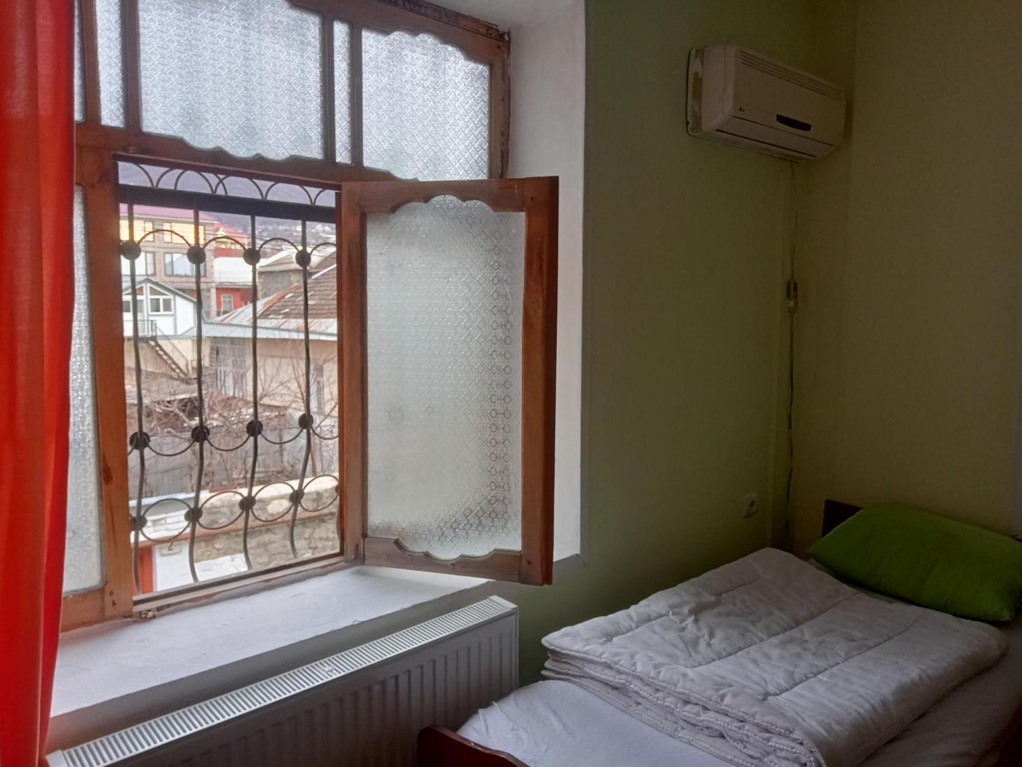 Canal Hostel Şǝki Buitenkant foto