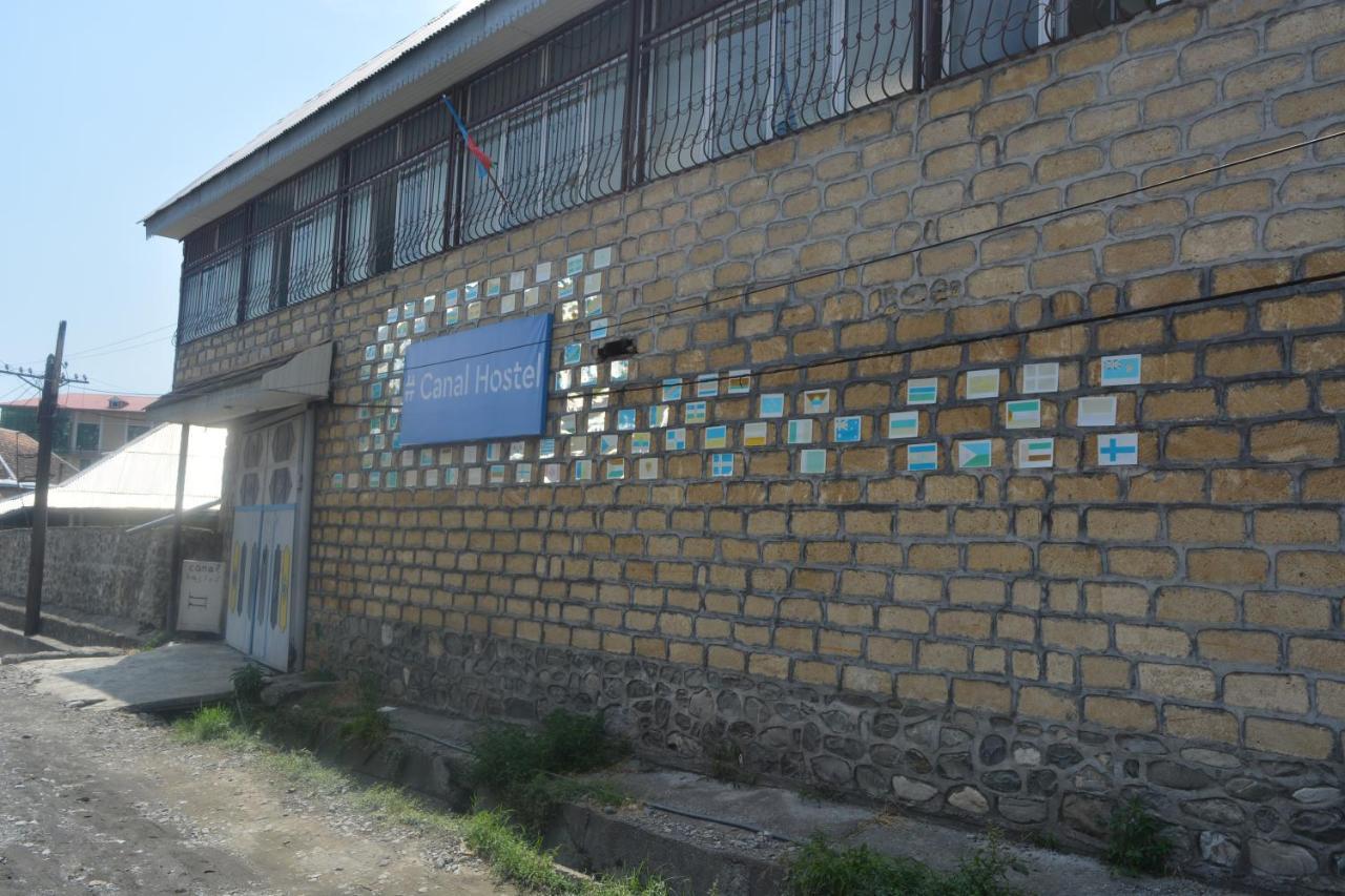 Canal Hostel Şǝki Buitenkant foto